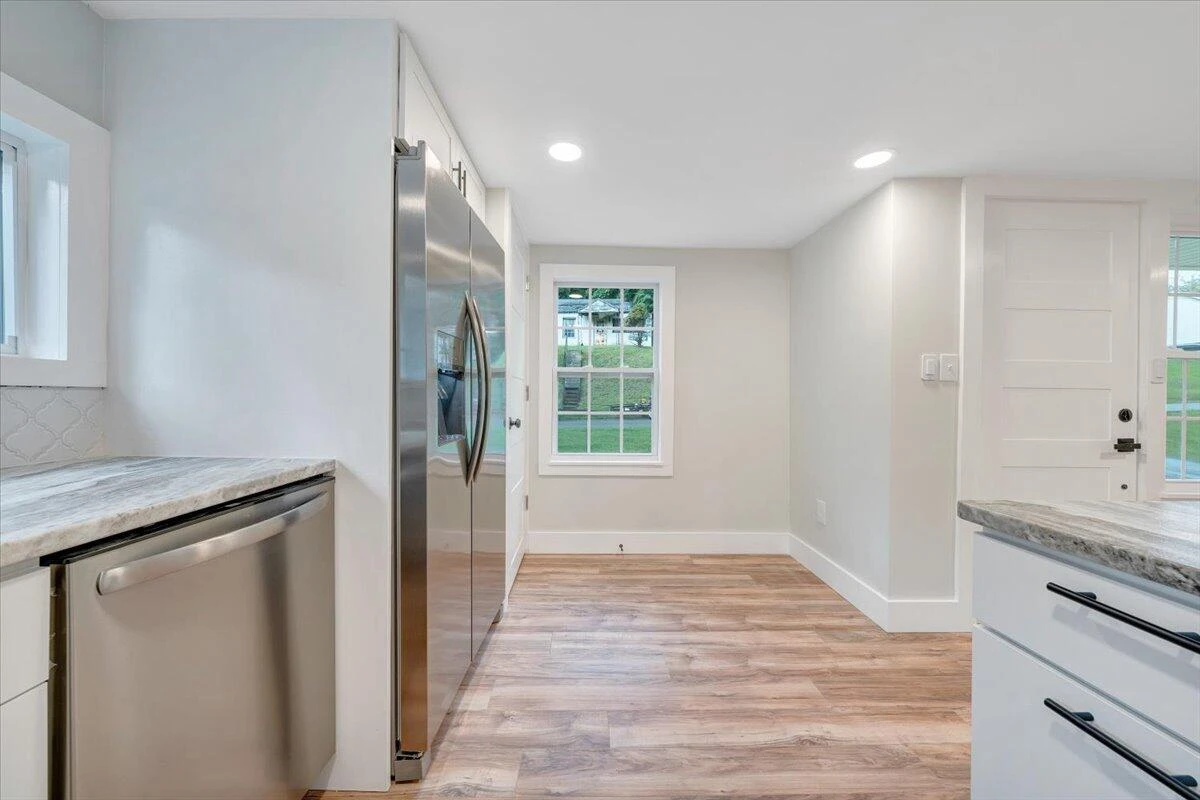 325 Raleigh AVE - Photo 9