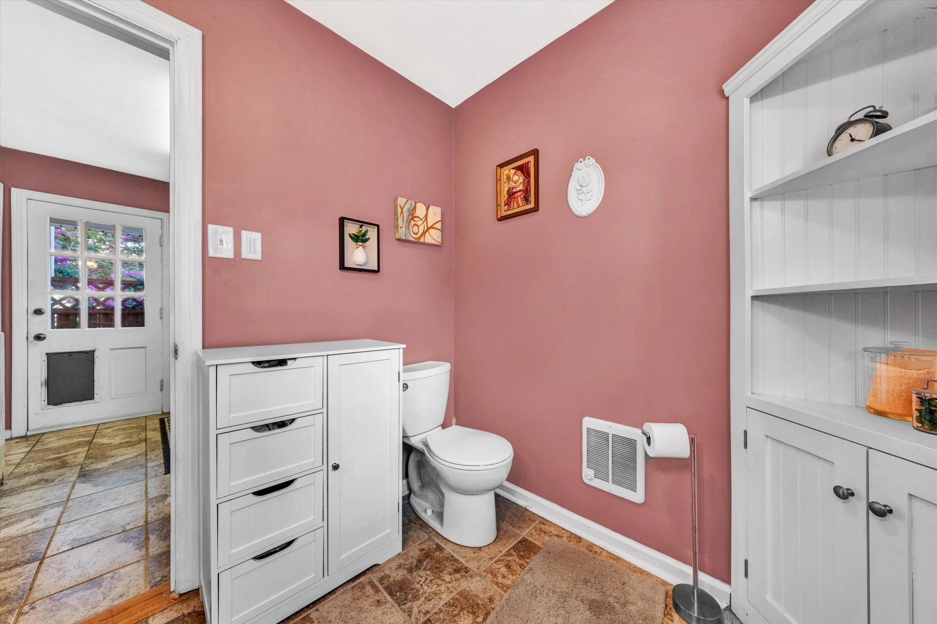 2819 Woodlawn AVE - Photo 18