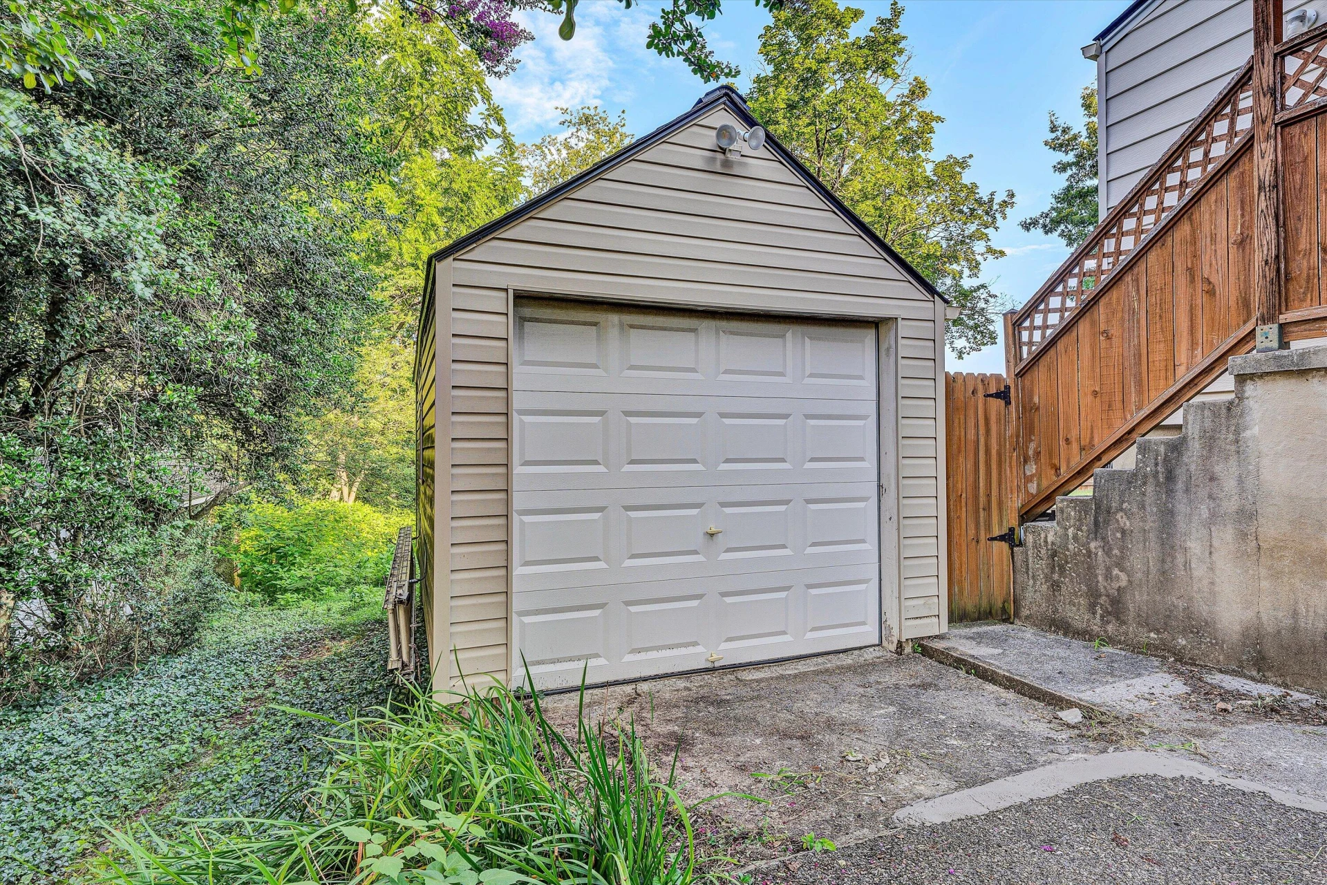 2819 Woodlawn AVE - Photo 29