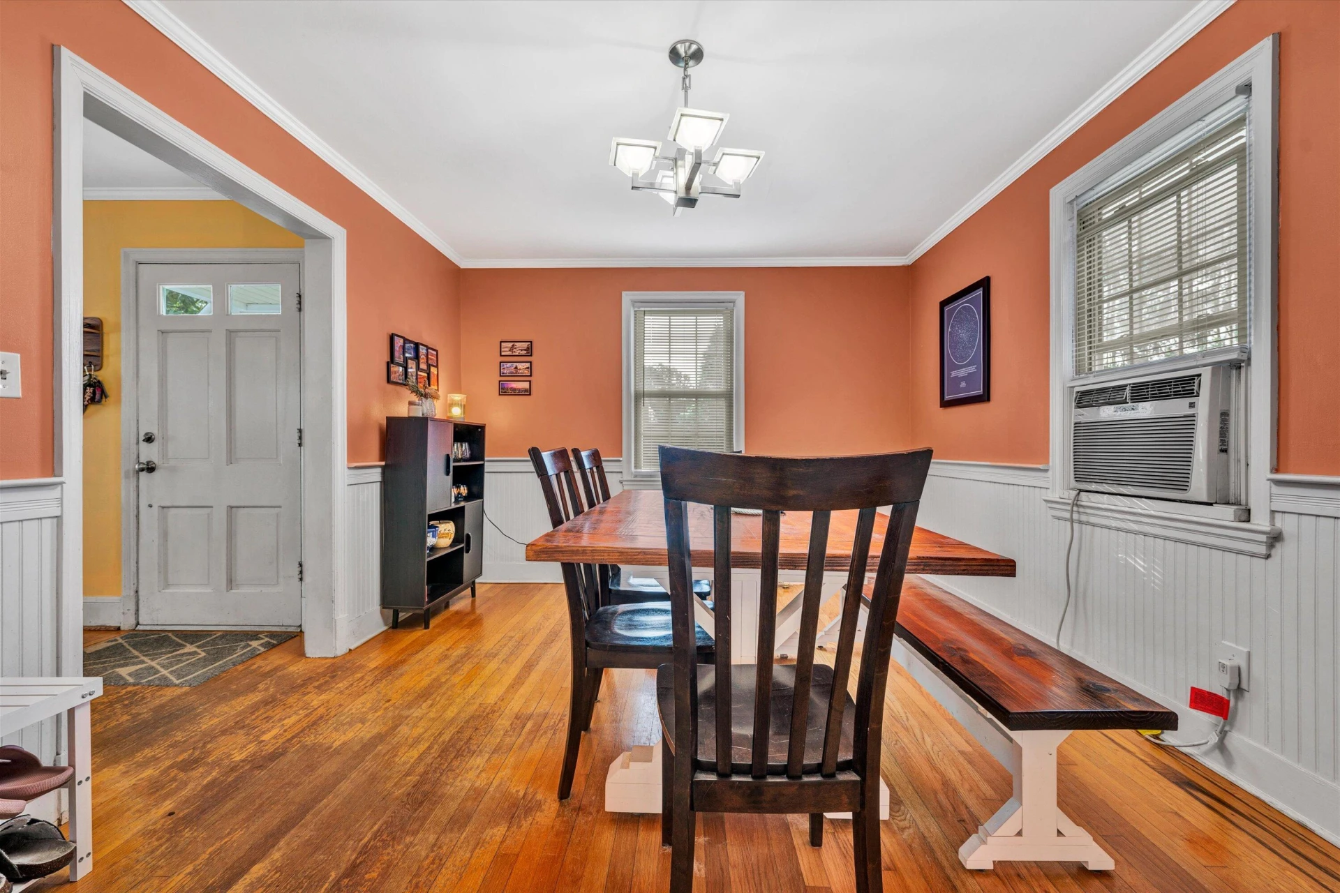 2819 Woodlawn AVE - Photo 11
