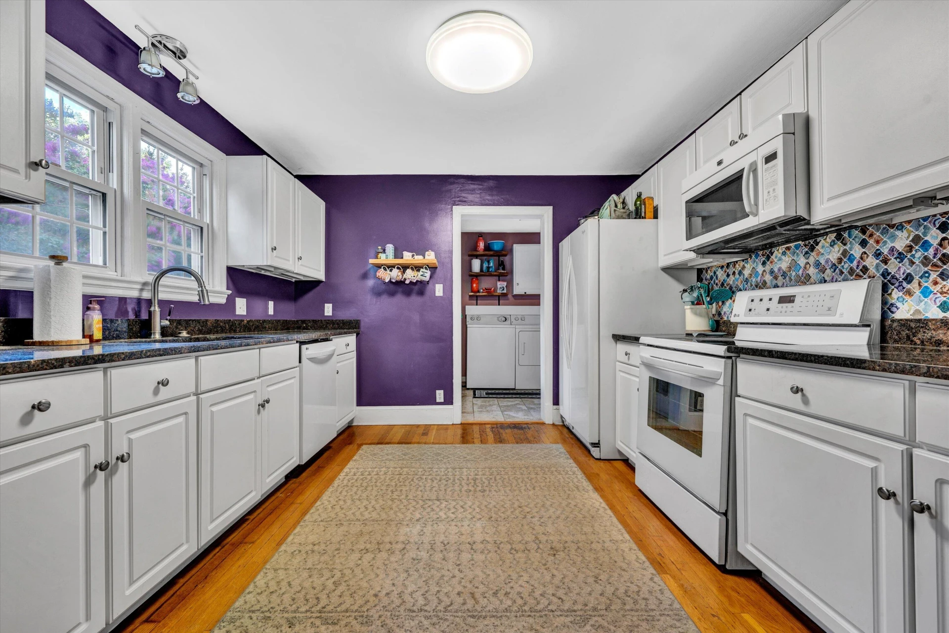 2819 Woodlawn AVE - Photo 13