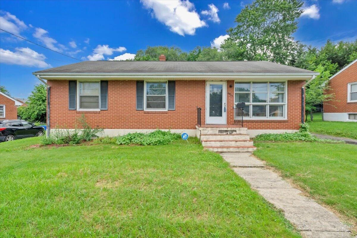 2820 Luray ST
