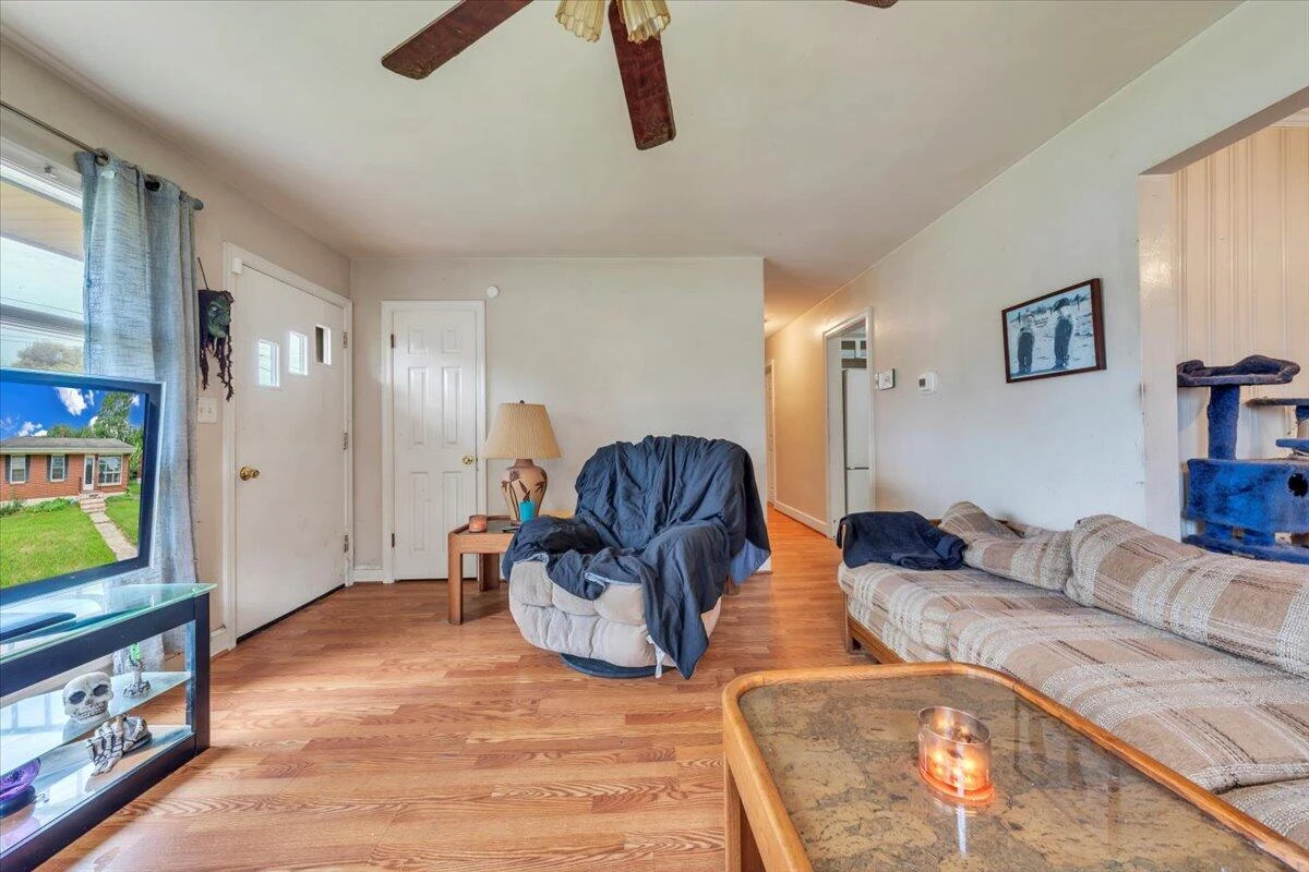 2820 Luray ST - Photo 10