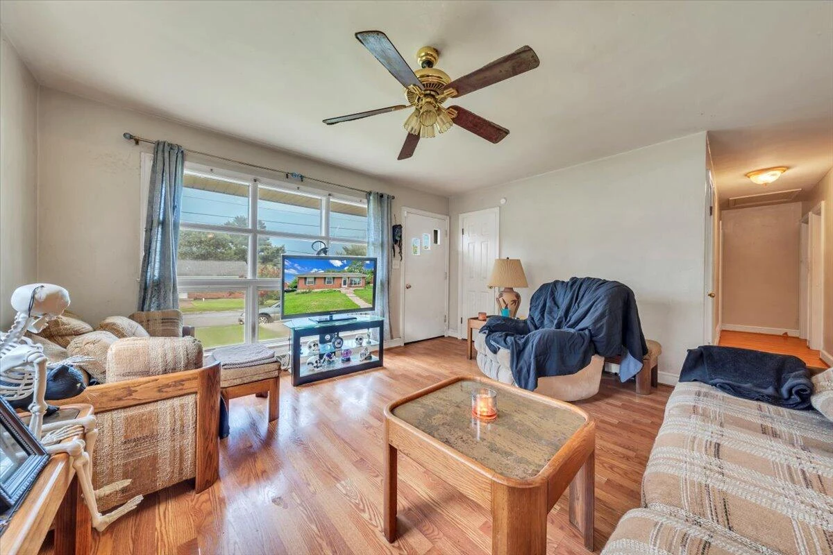 2820 Luray ST - Photo 11