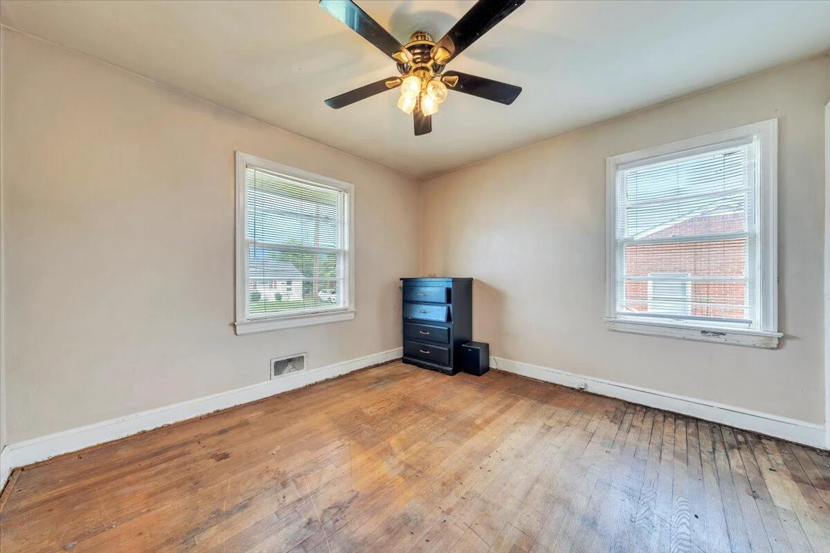2820 Luray ST - Photo 21