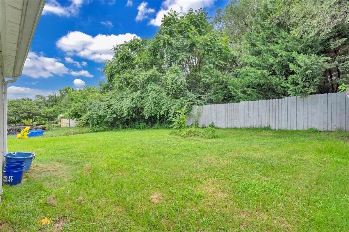2820 Luray ST - Photo 5