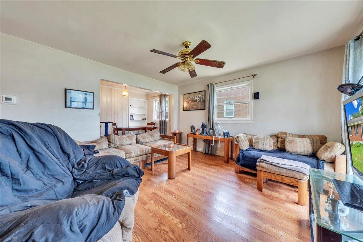 2820 Luray ST - Photo 8