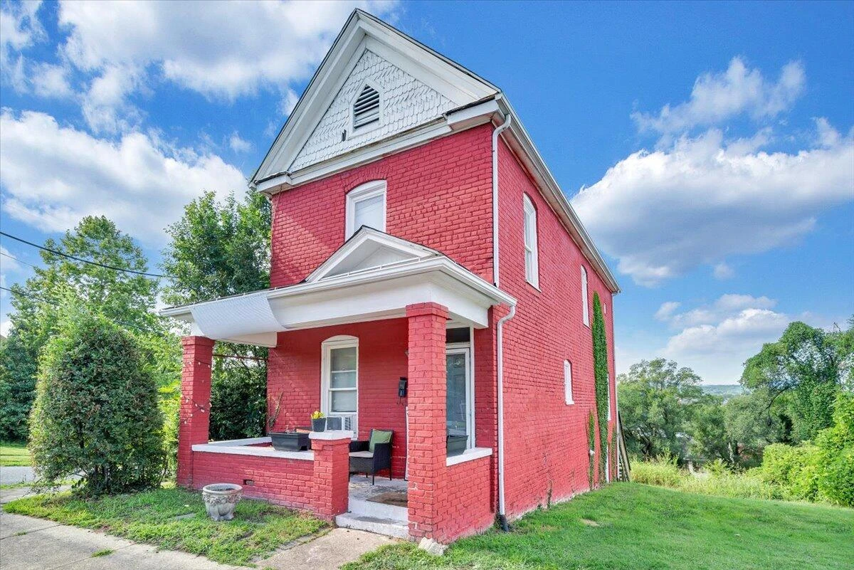 302 Patton AVE - Photo 2