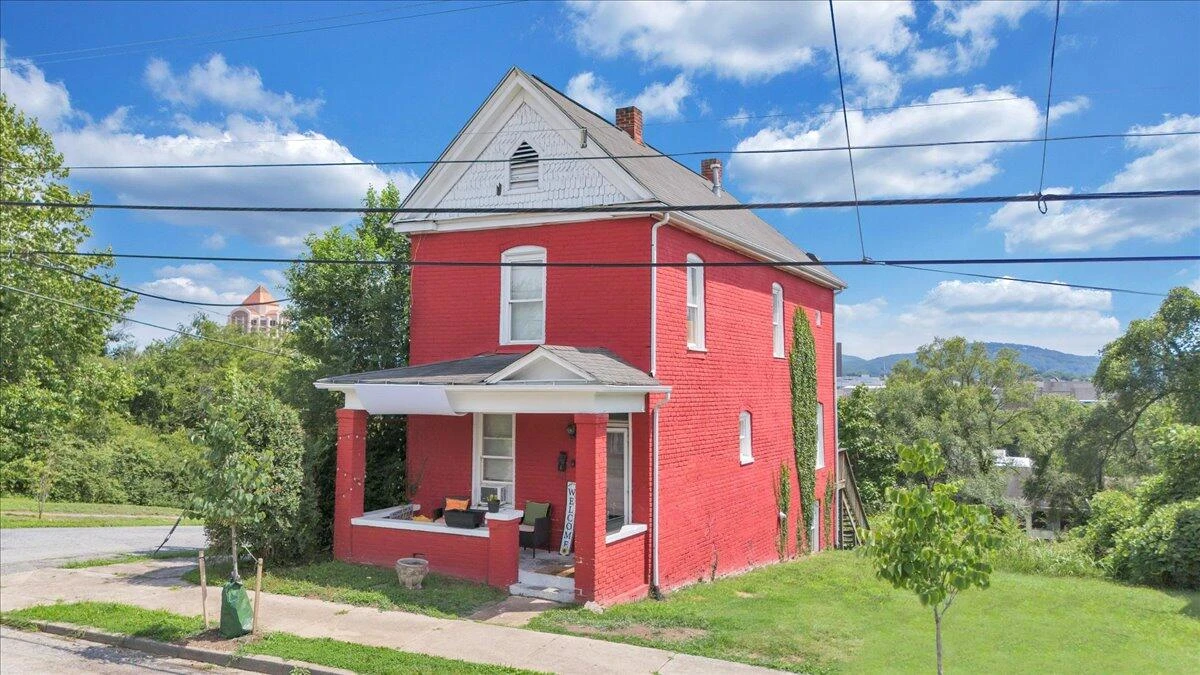 302 Patton AVE - Photo 4