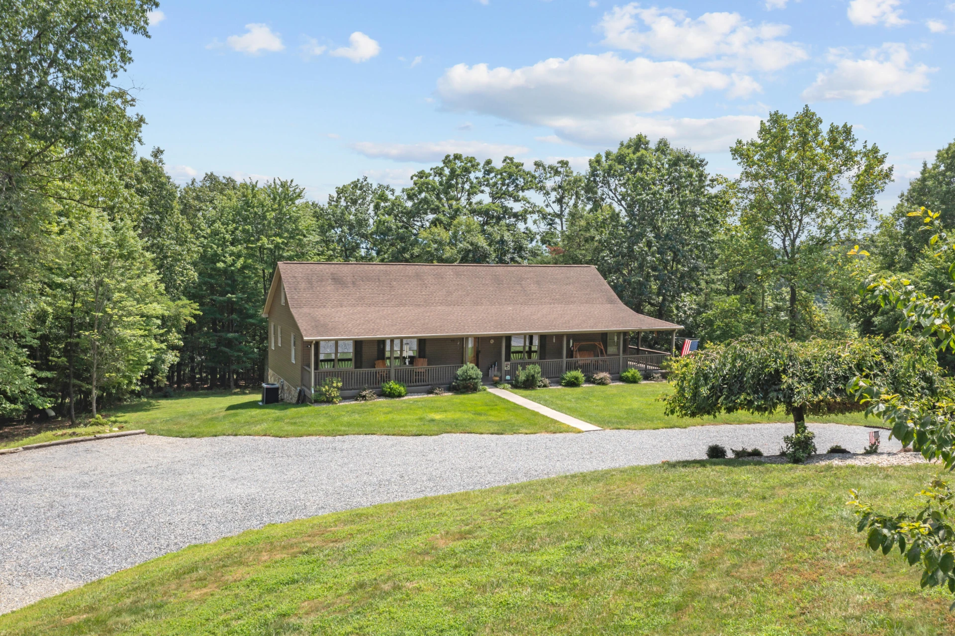 876 Sherwood DR