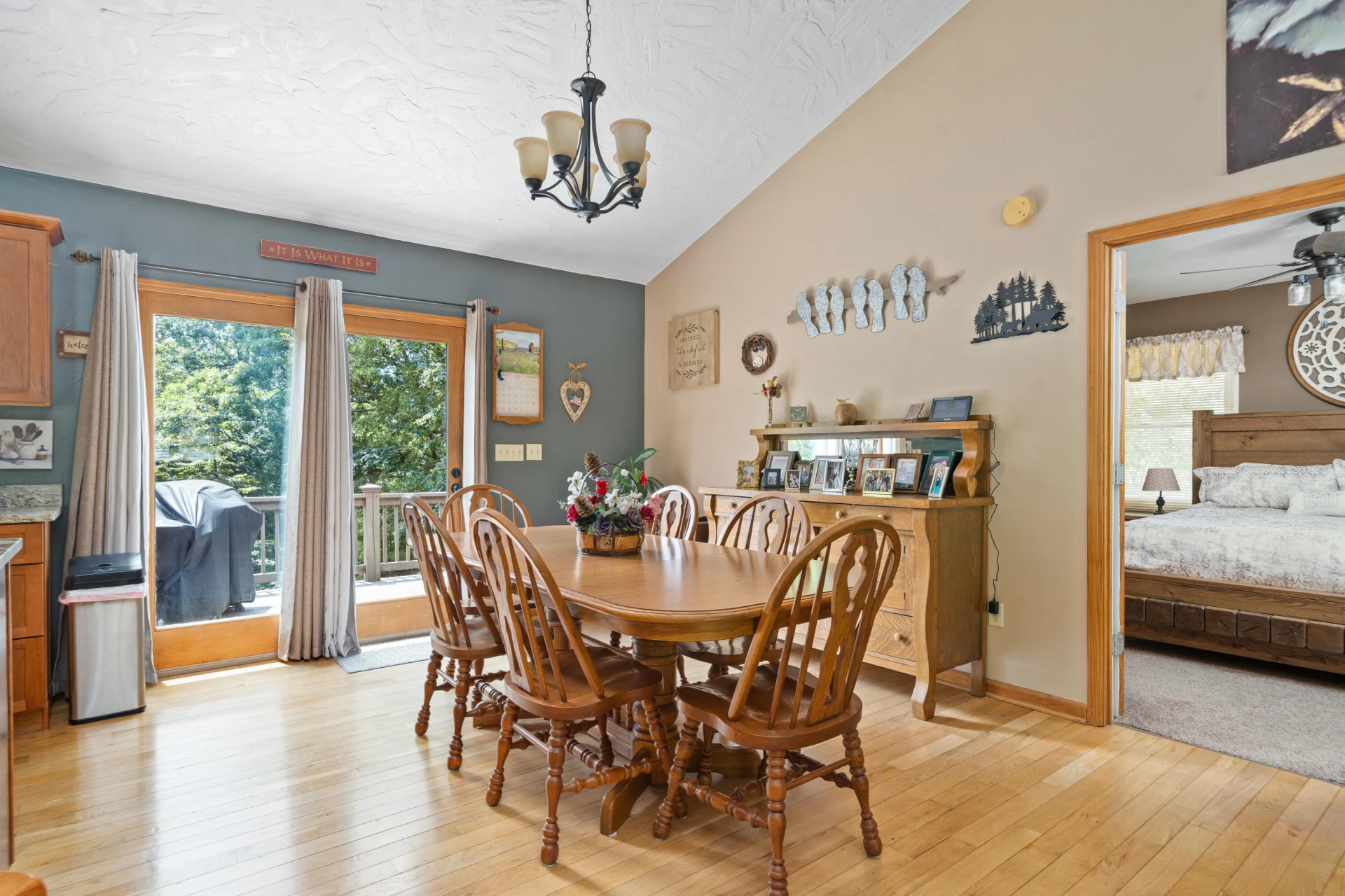 876 Sherwood DR - Photo 10