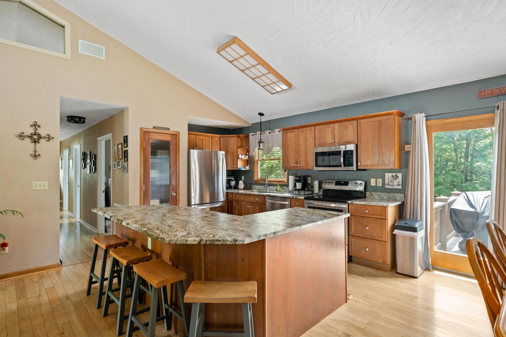 876 Sherwood DR - Photo 11