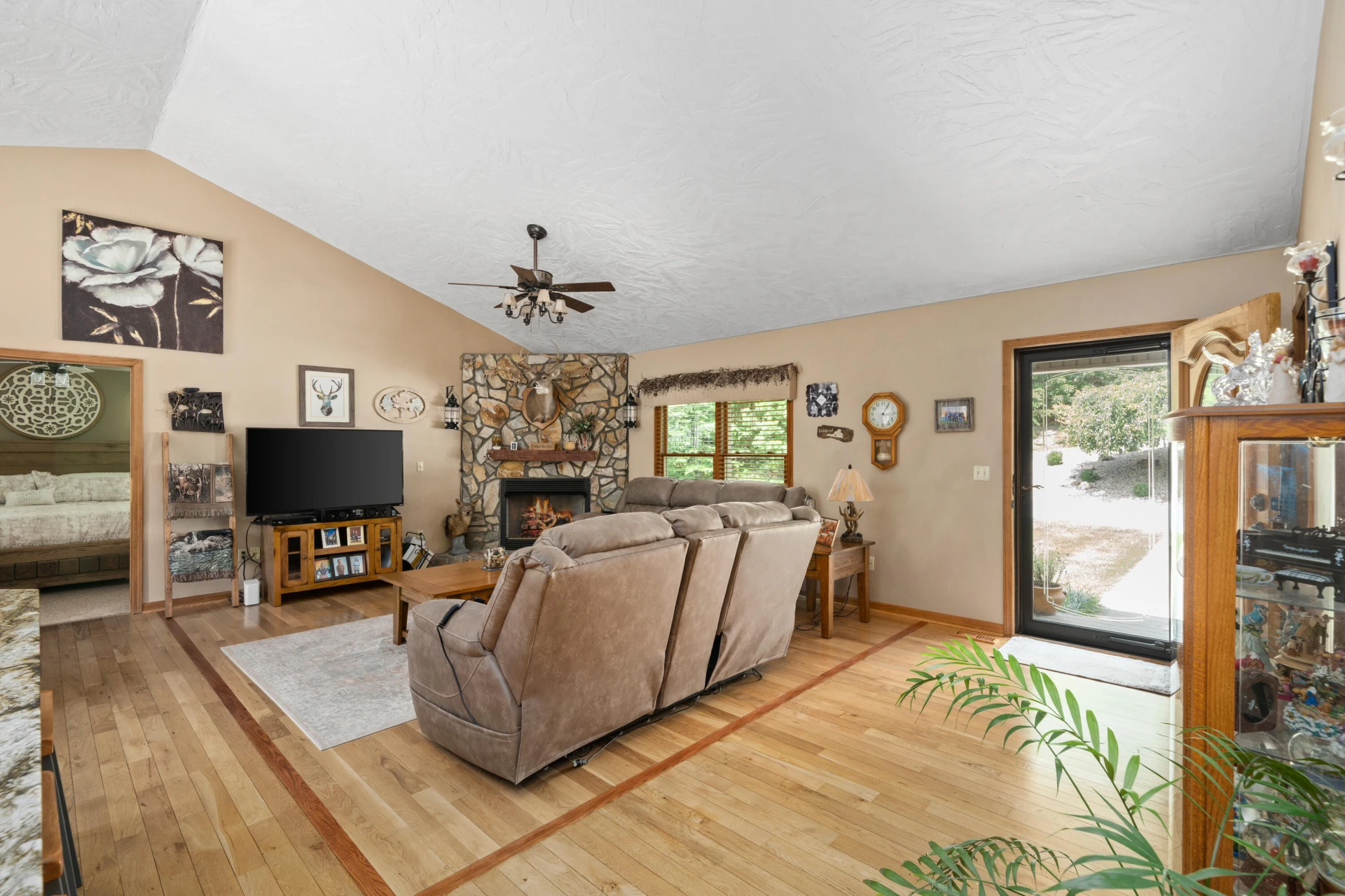 876 Sherwood DR - Photo 14