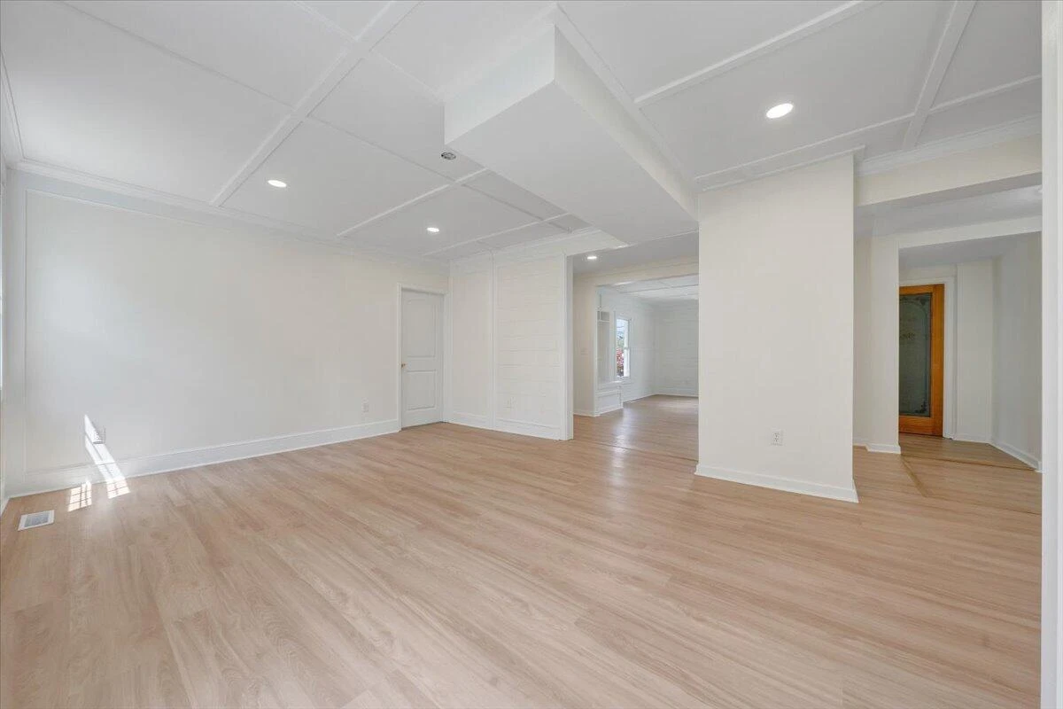 301 Cleveland AVE - Photo 10