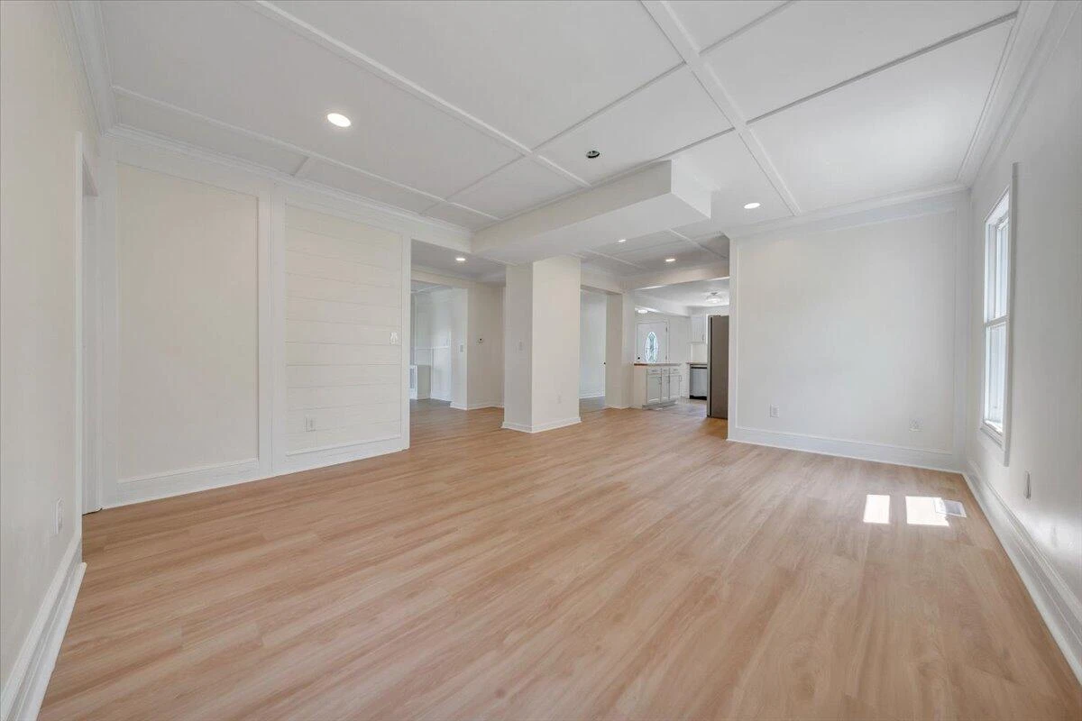 301 Cleveland AVE - Photo 11
