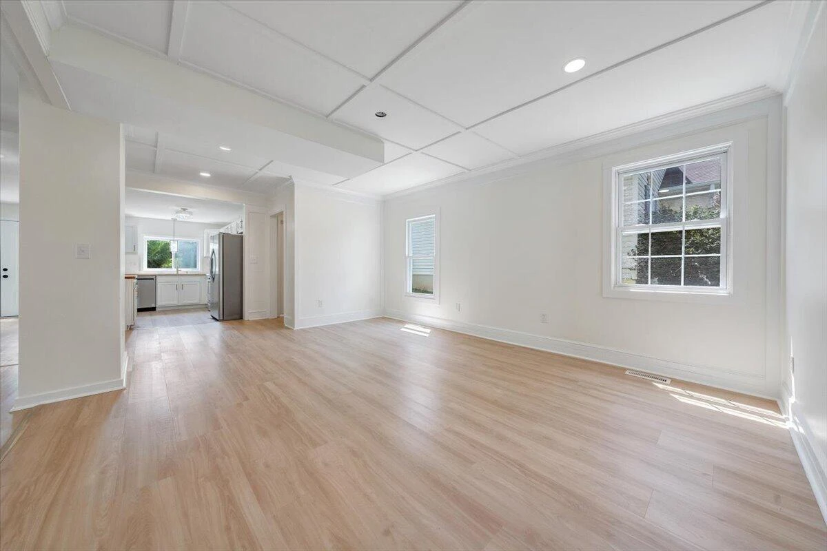 301 Cleveland AVE - Photo 12