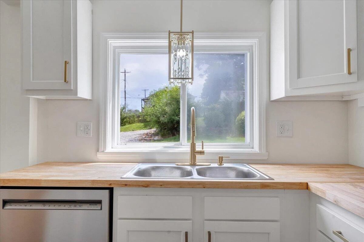 301 Cleveland AVE - Photo 16