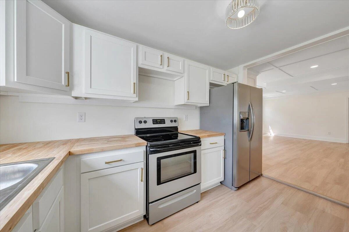 301 Cleveland AVE - Photo 17