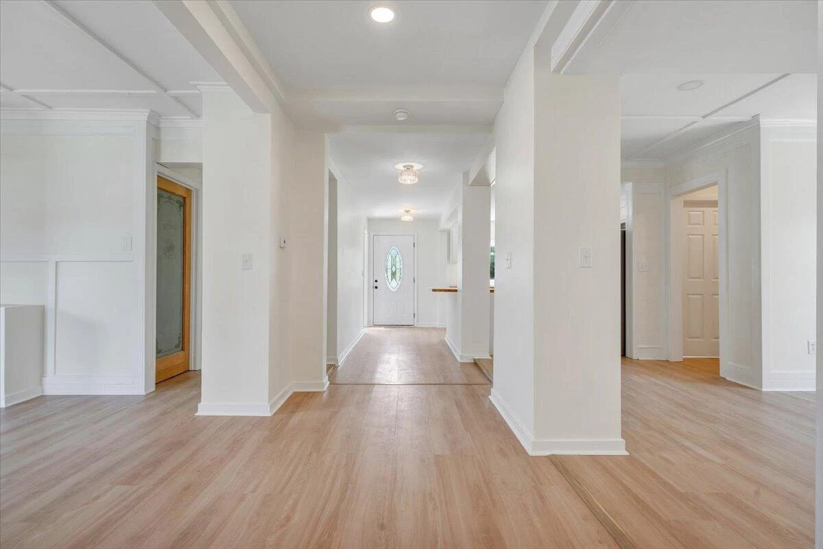 301 Cleveland AVE - Photo 2