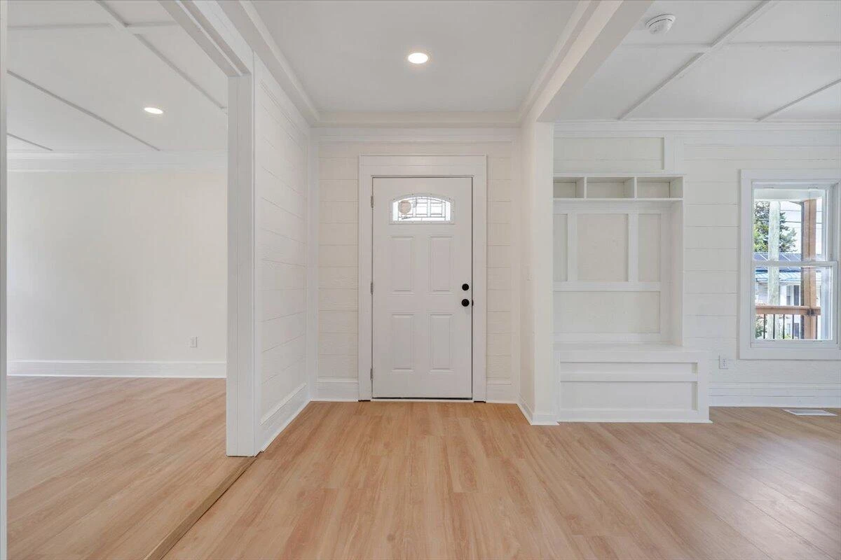 301 Cleveland AVE - Photo 4