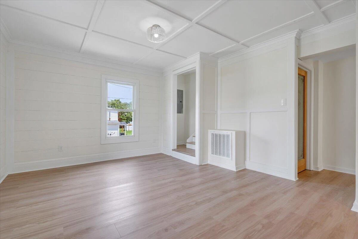 301 Cleveland AVE - Photo 5