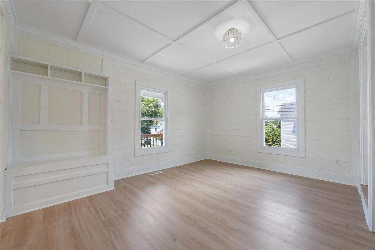 301 Cleveland AVE - Photo 6