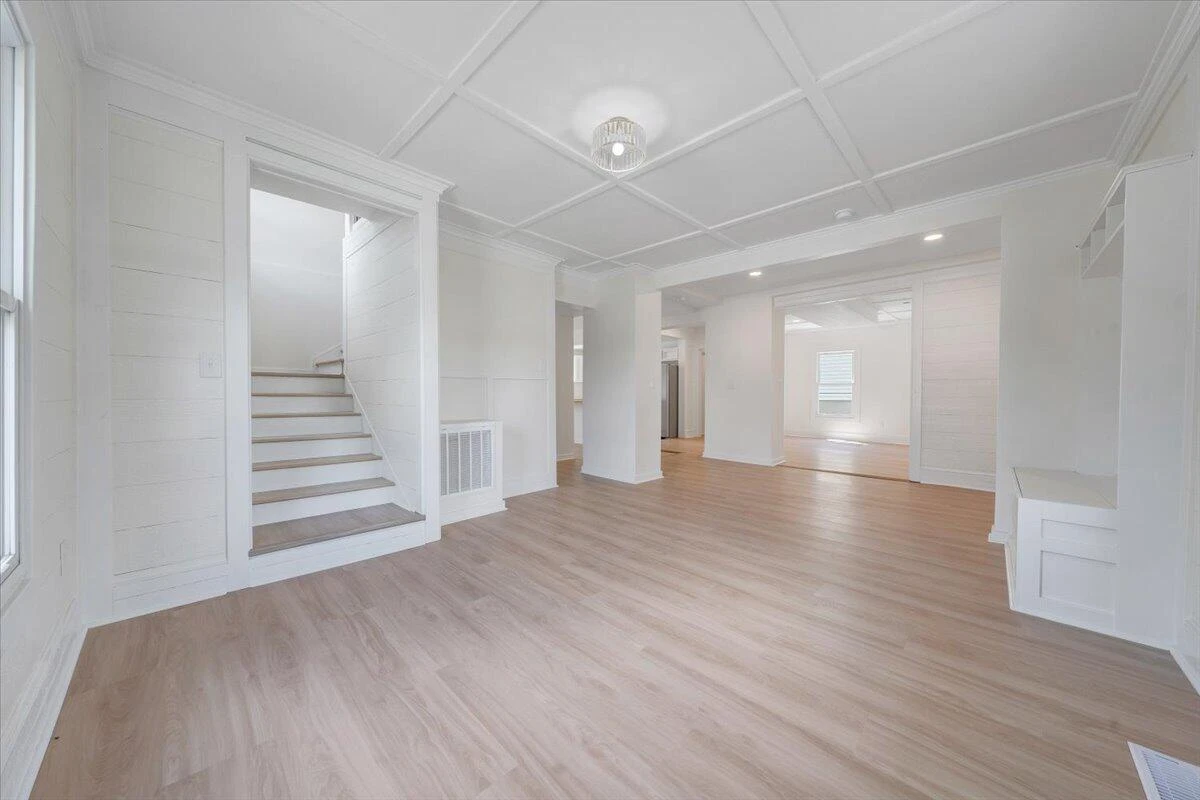 301 Cleveland AVE - Photo 8