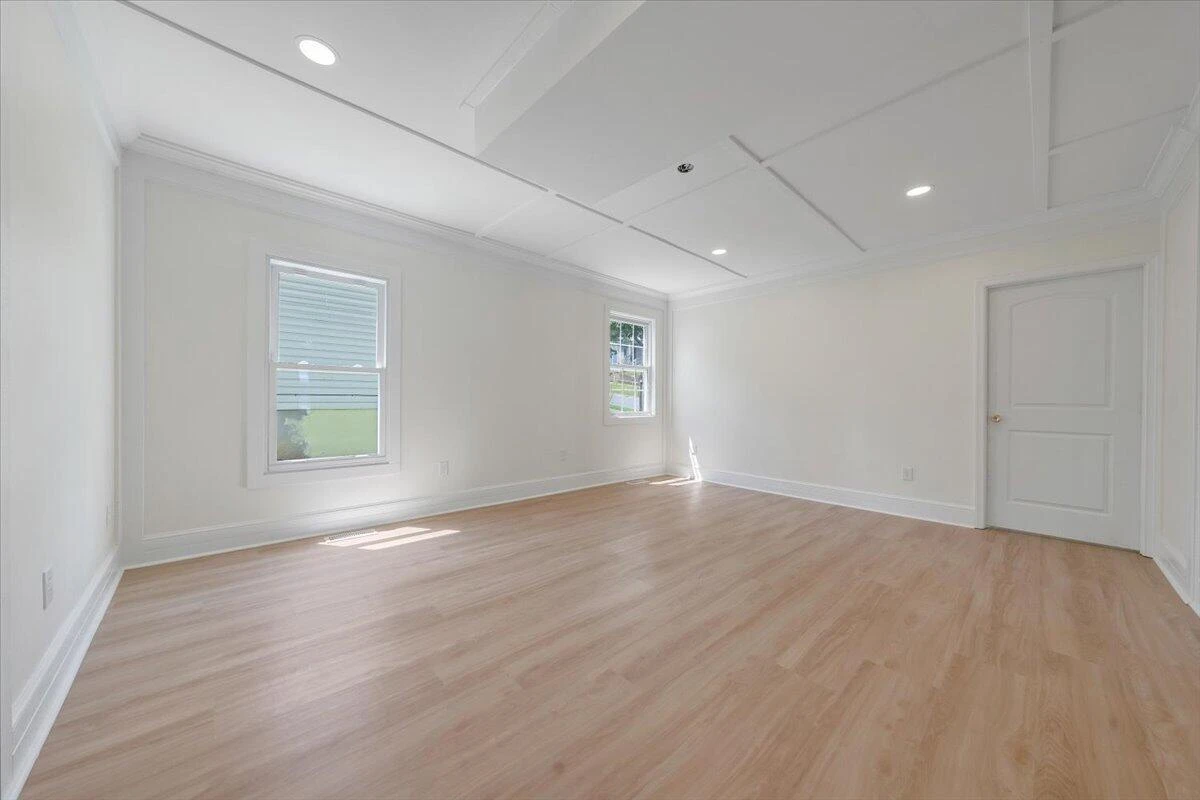 301 Cleveland AVE - Photo 9