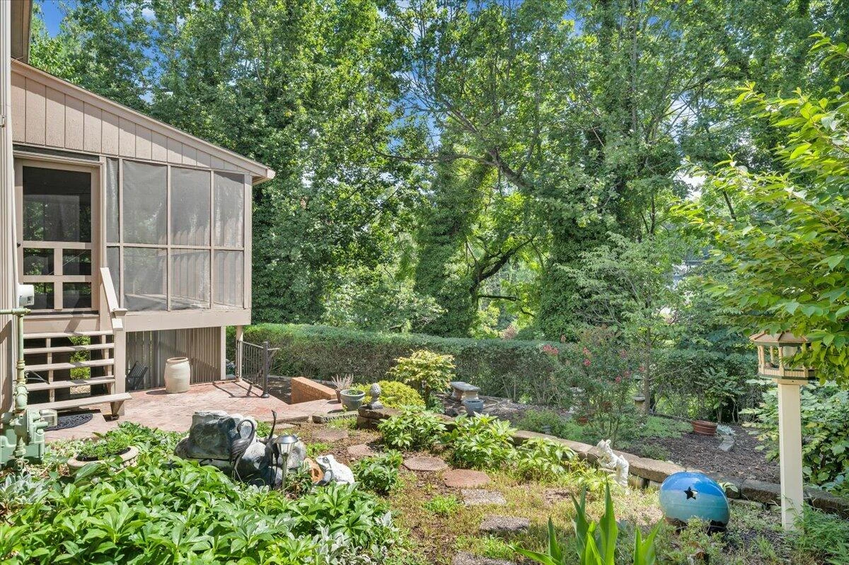 1945 Maylin DR - Photo 113