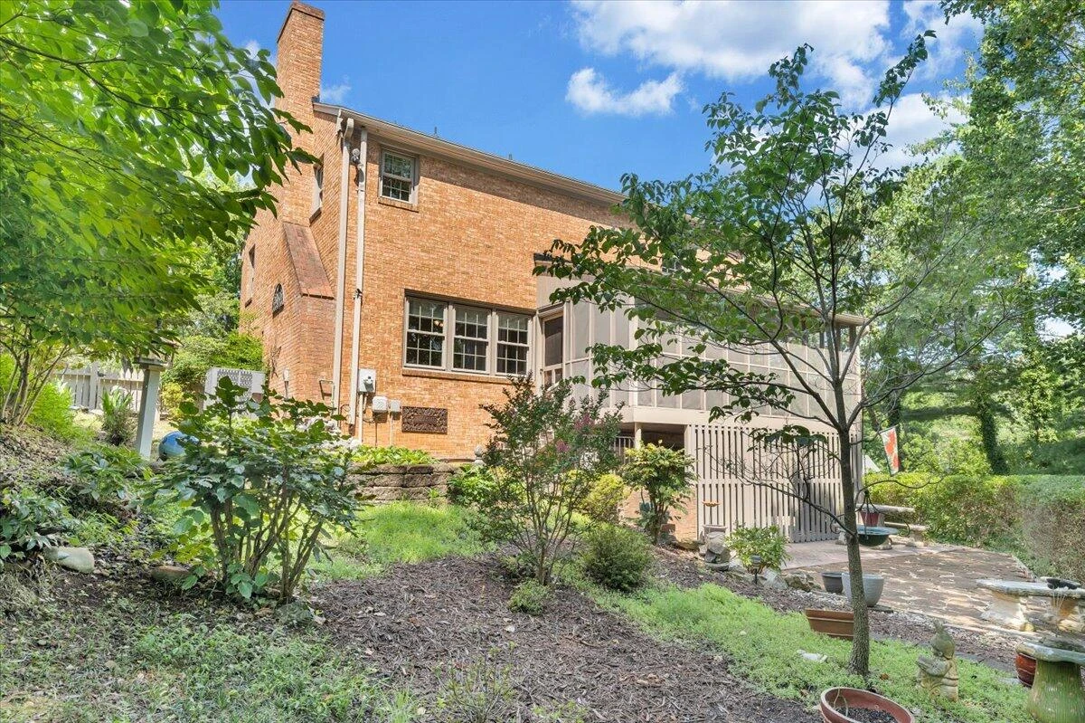 1945 Maylin DR - Photo 114