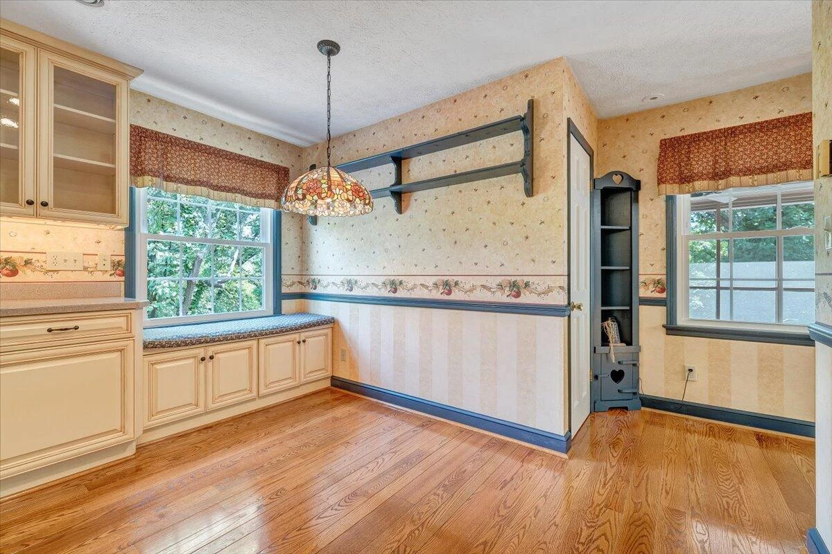 1945 Maylin DR - Photo 34