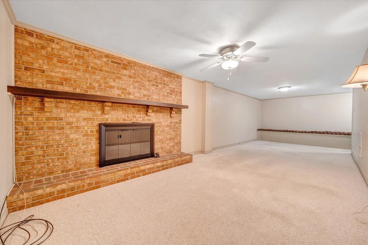 1945 Maylin DR - Photo 58