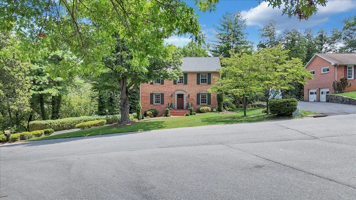1945 Maylin DR - Photo 83