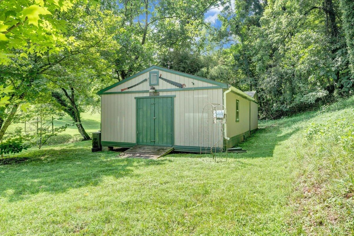 1945 Maylin DR - Photo 97