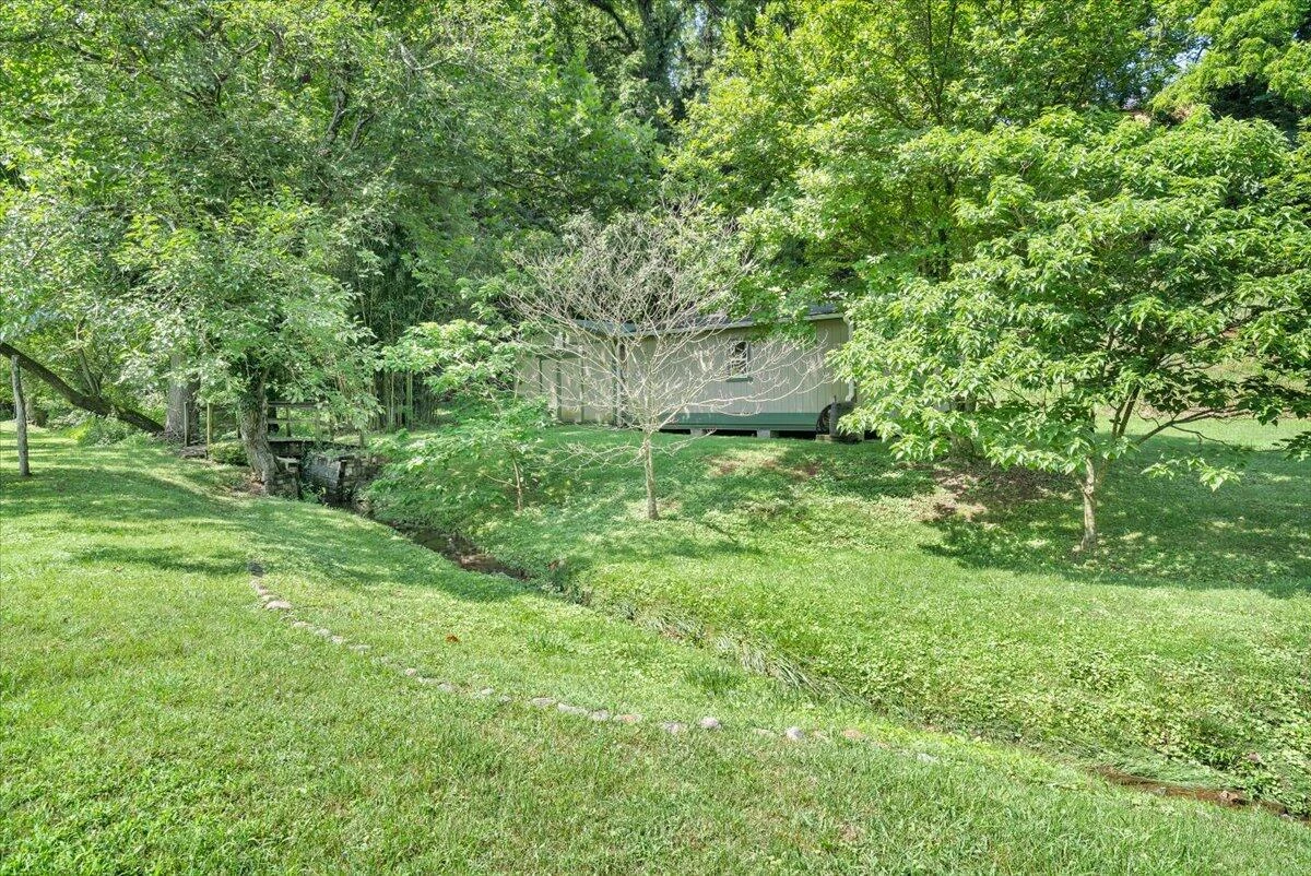 1945 Maylin DR - Photo 103