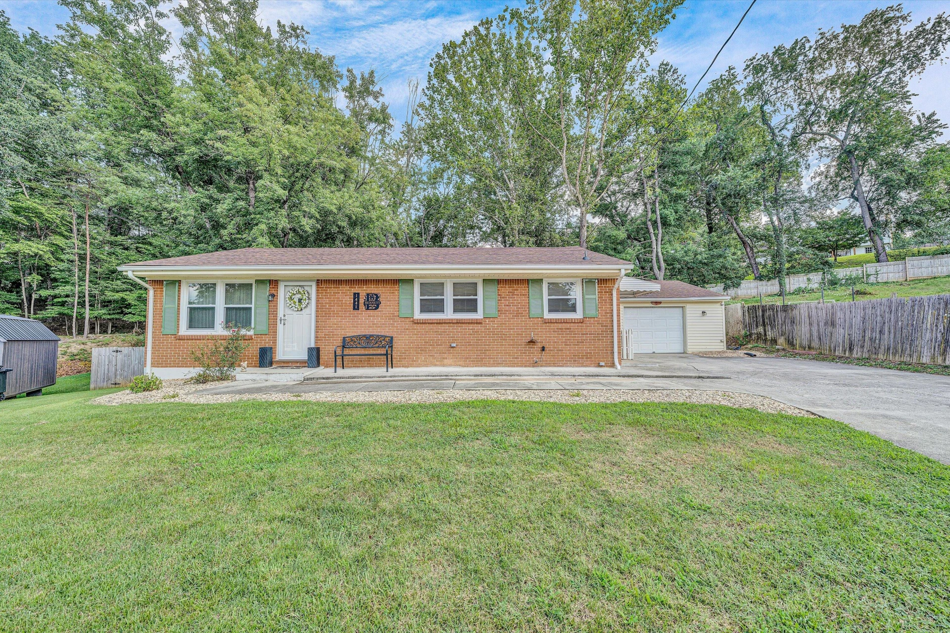 1441 Freeborn CIR