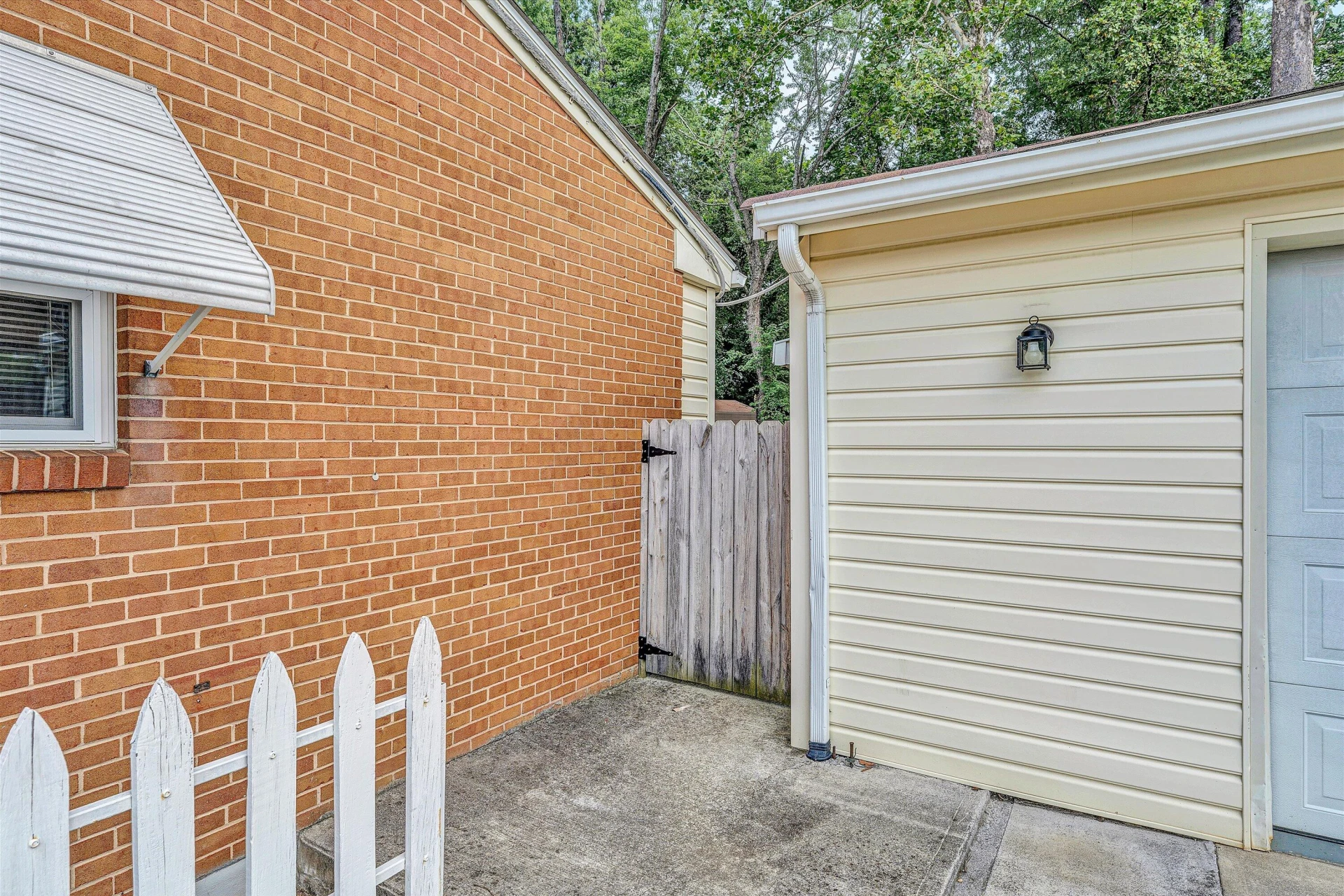 1441 Freeborn CIR - Photo 19