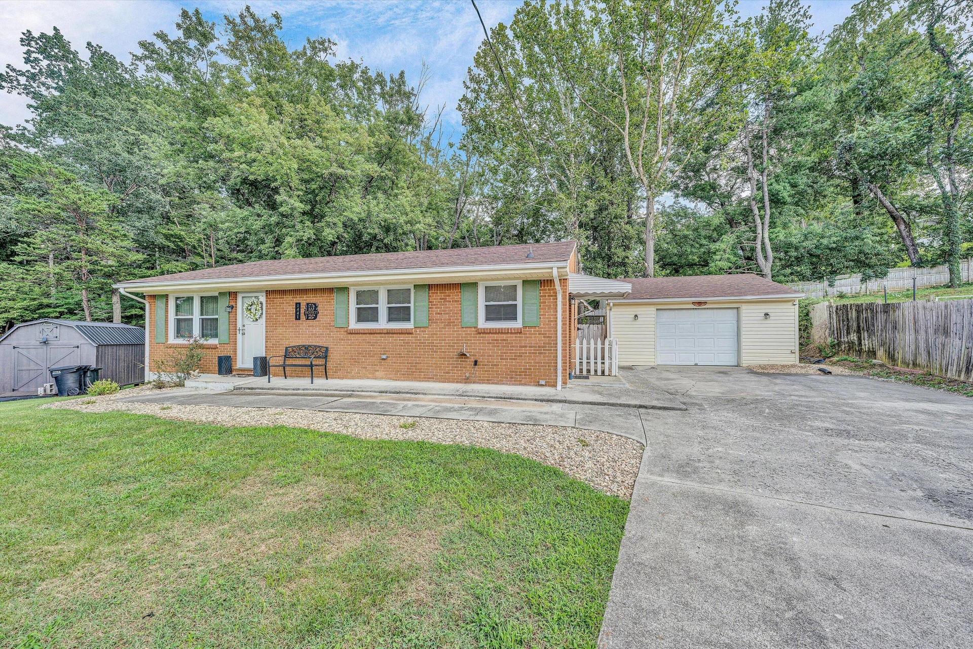 1441 Freeborn CIR - Photo 2