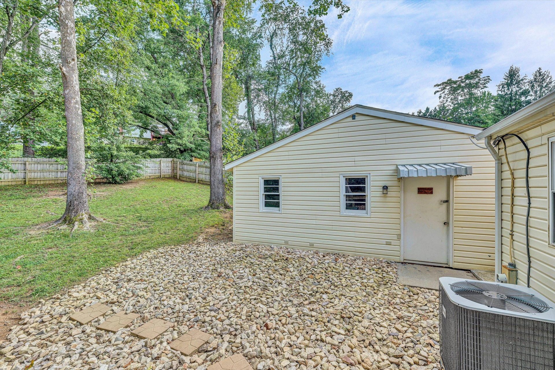 1441 Freeborn CIR - Photo 23