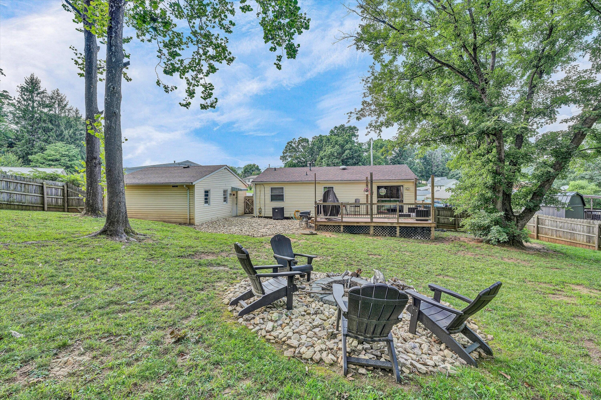 1441 Freeborn CIR - Photo 25