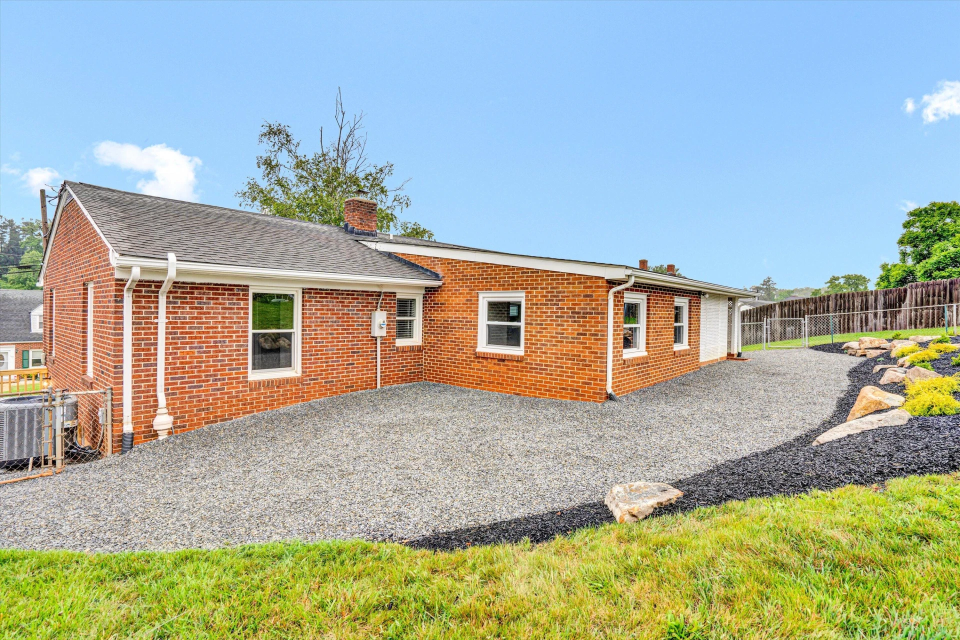 145 DONALD AVE - Photo 38