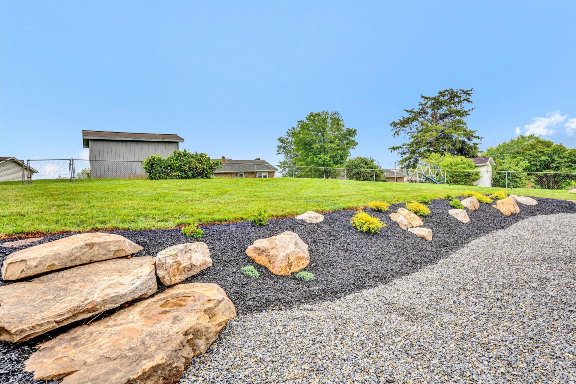 145 DONALD AVE - Photo 4