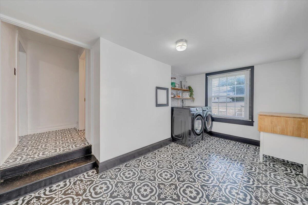 367 Washington AVE - Photo 16