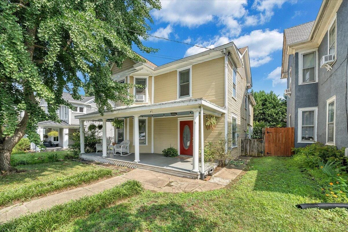 367 Washington AVE - Photo 3