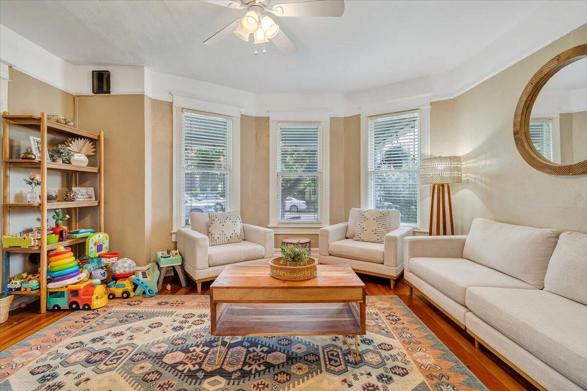367 Washington AVE - Photo 4
