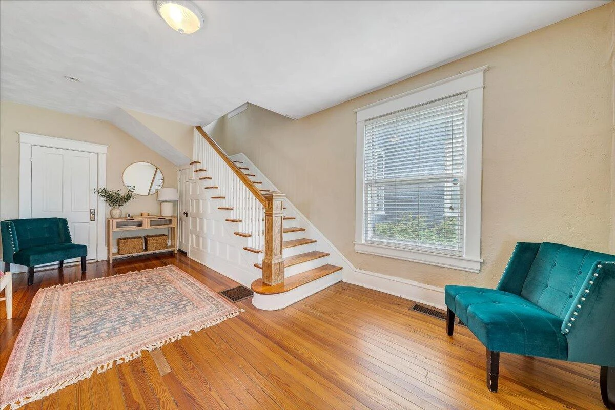 367 Washington AVE - Photo 5