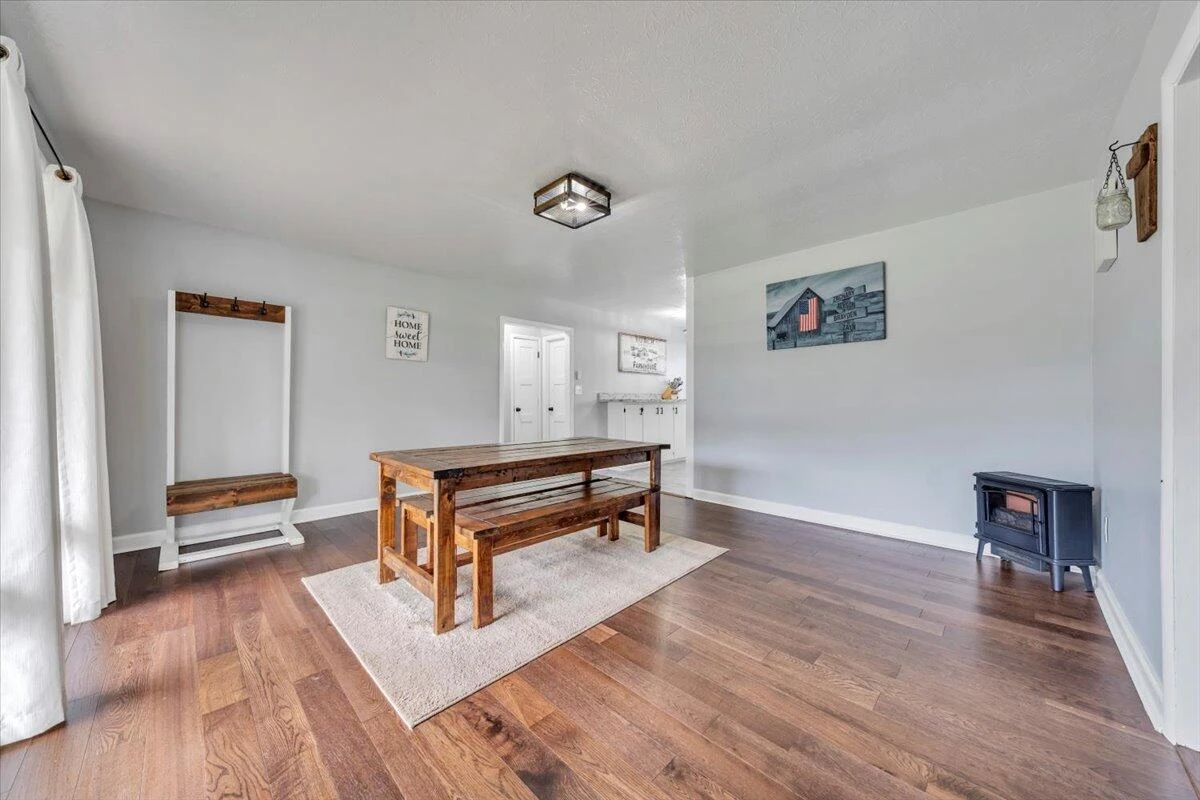 1126 Kanawha ST - Photo 13