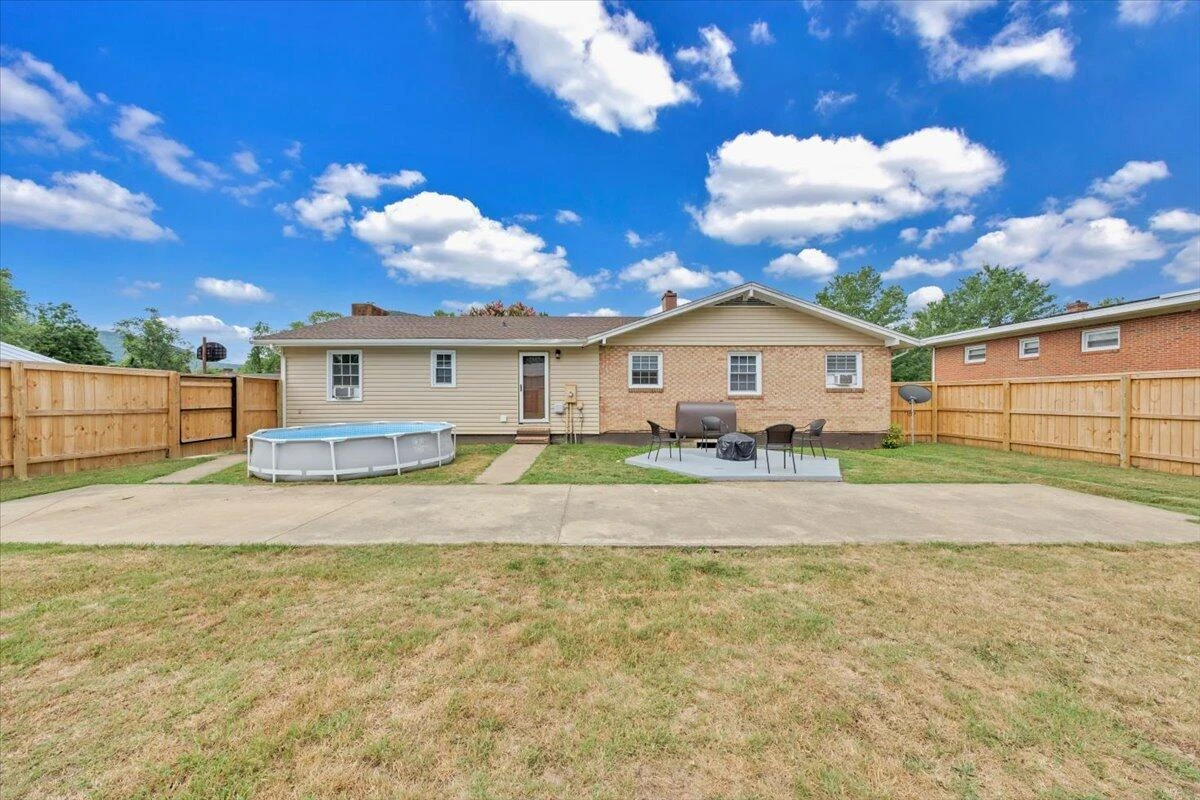 1126 Kanawha ST - Photo 27