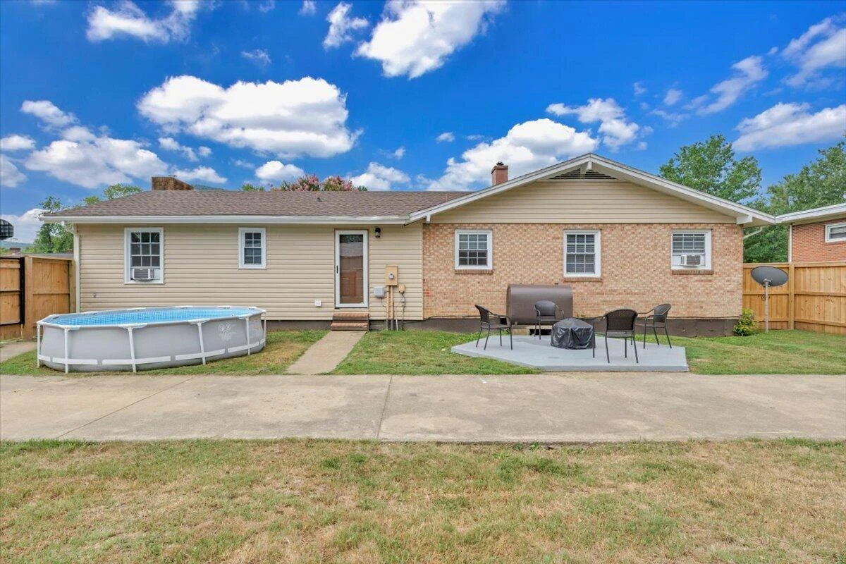 1126 Kanawha ST - Photo 28