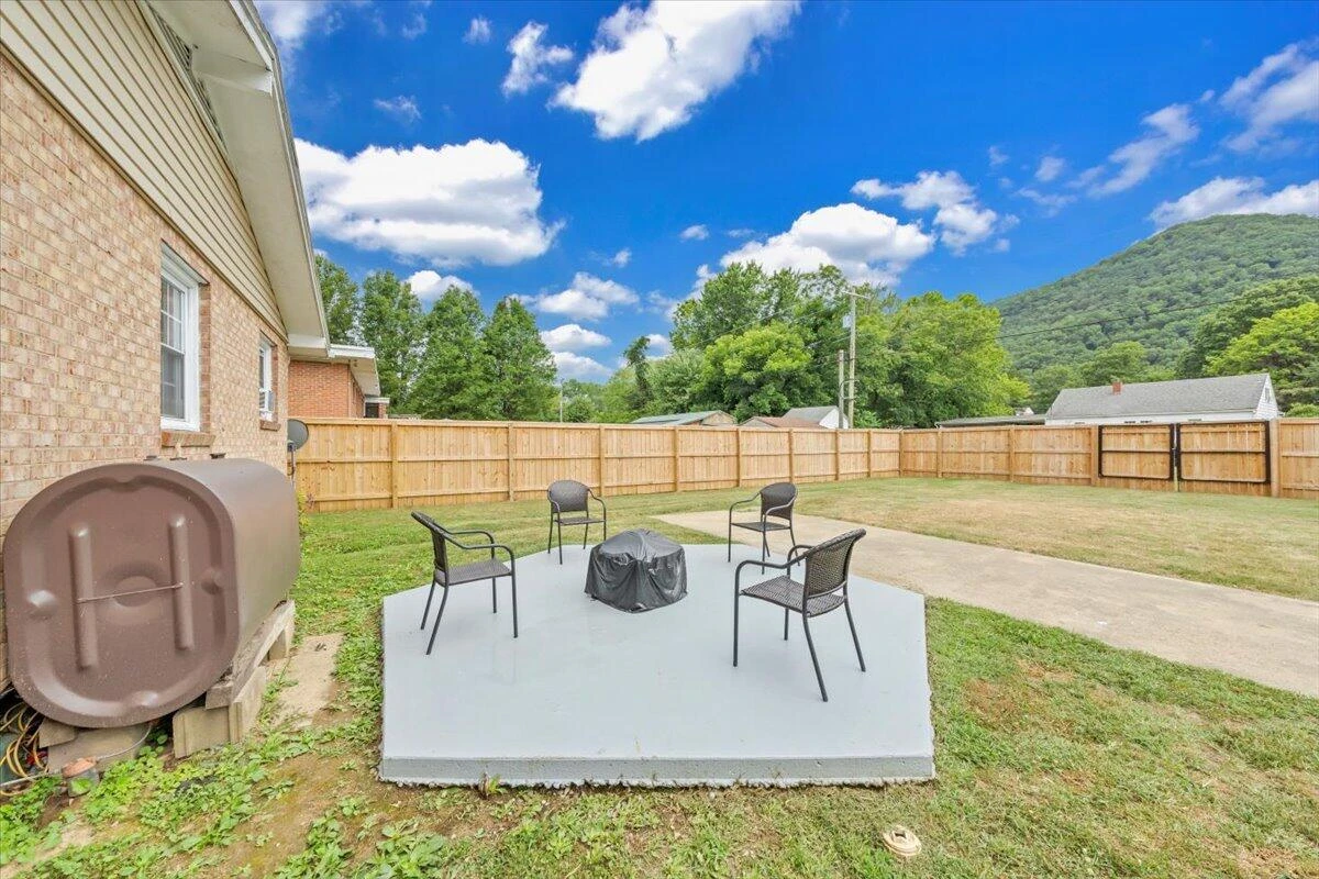 1126 Kanawha ST - Photo 31